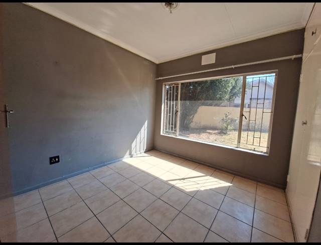 3 BEDROOM HOUSE FOR SALE IN FALCON RIDGE